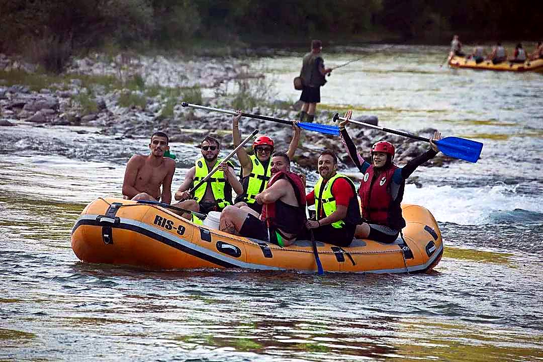 Slavlje veslima na kraju ture